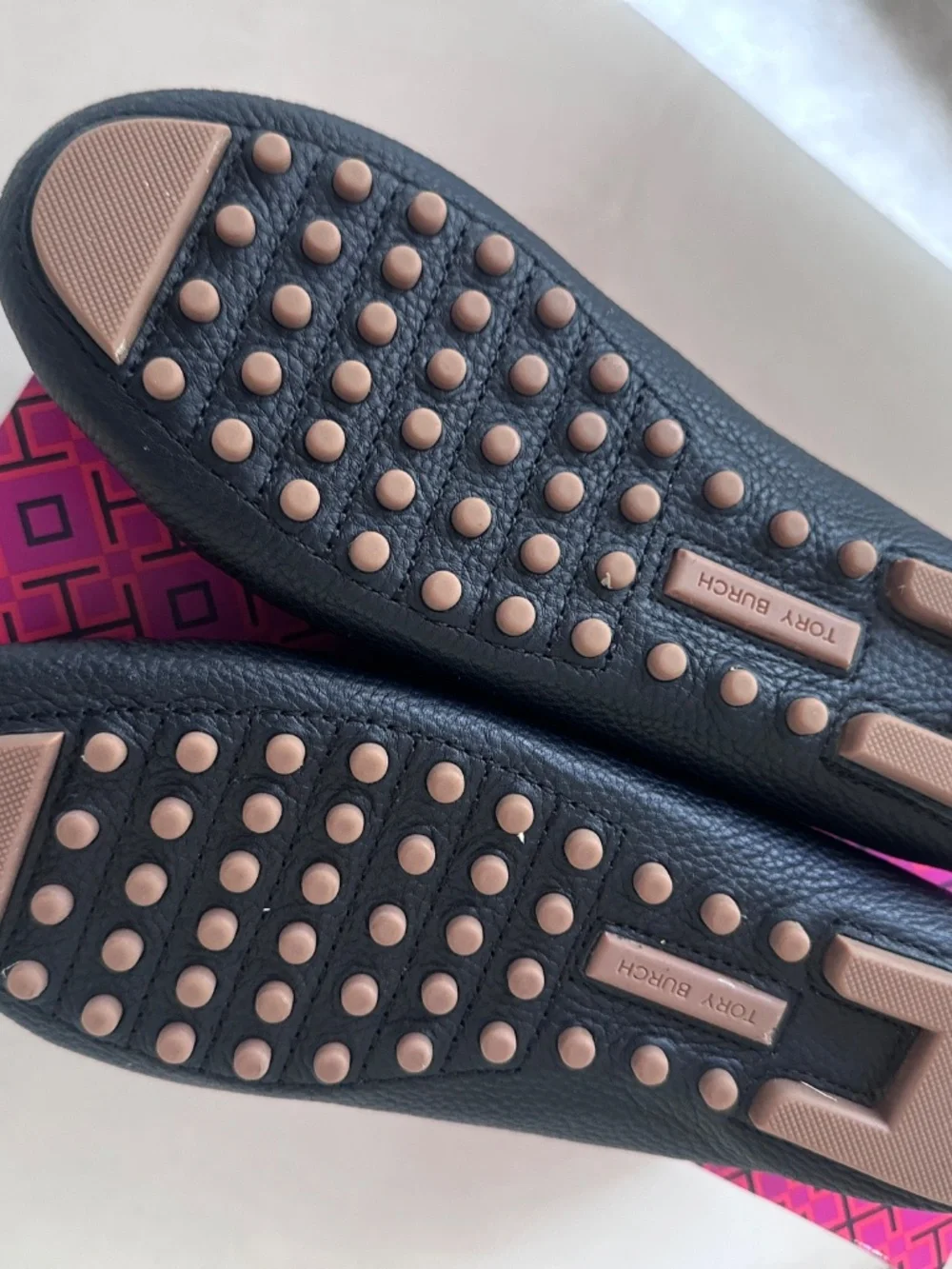 Tory burch black driving shows